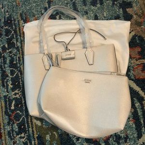 Guess NWT Reversible Tote & Purse